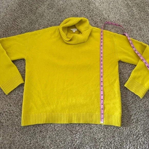 A Loves A Lime/Yellow Turtleneck Ribbed Cuff Sweater 
size Large - Picture 11 of 12